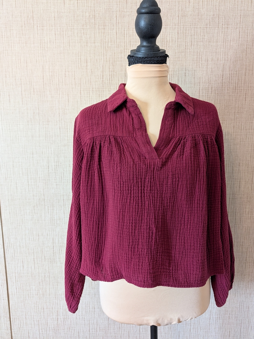 Relaxed V-Neck Gauze Blouse in Burgundy